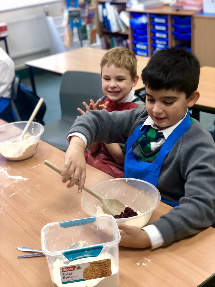 DerbyPrimary's tweet photo. Let’s get baking! There’s some tasty treats being baked in our After School Club. #DerbyYear3 #DerbyYear2 #Whereyoubelong https://t.co/UYLvNQy206
