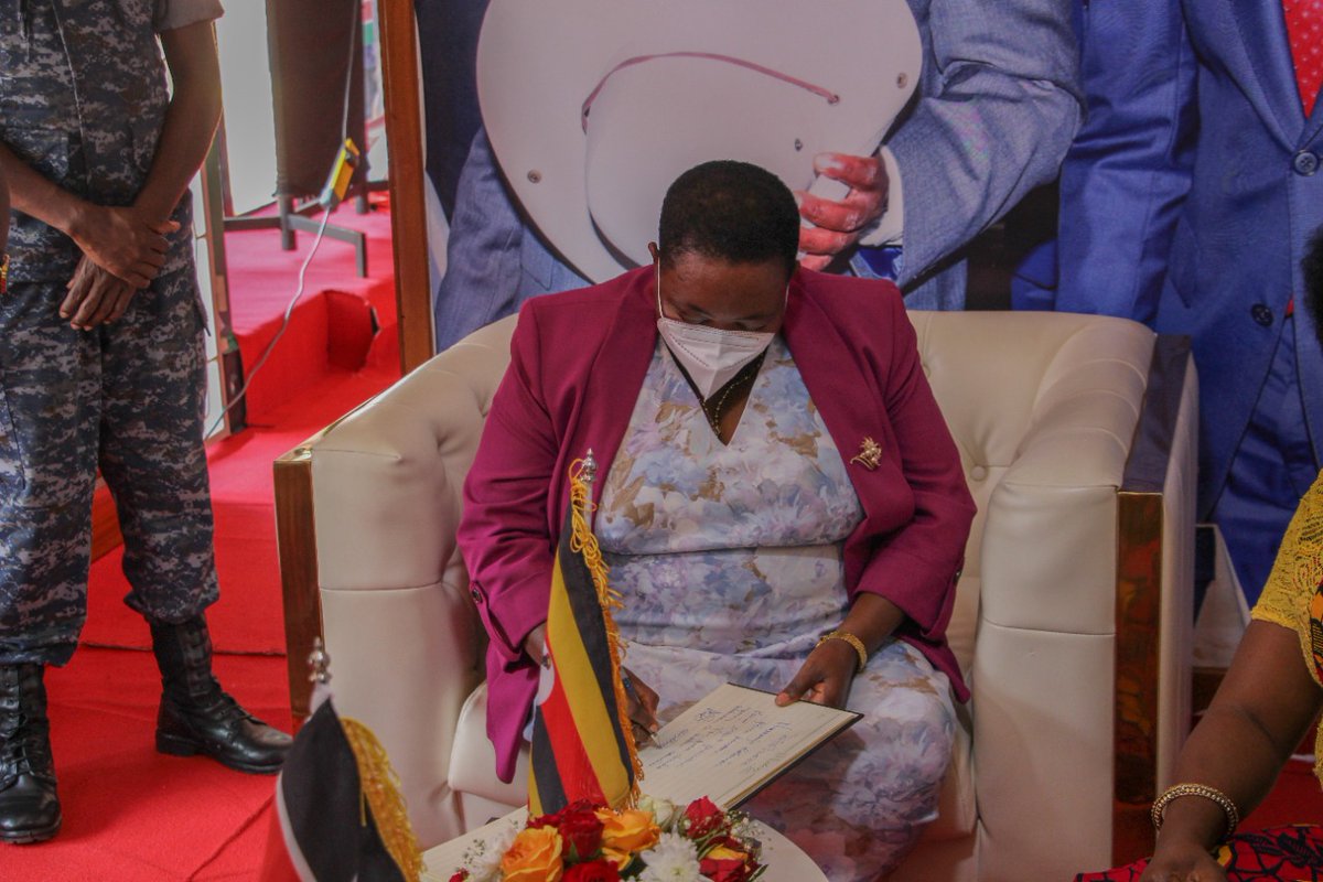 MakeItKenya's tweet photo. KENYA PAVILION AT #UGITF
Today, H.E. Robinah Nabbanja, Prime Minister of the Republic of Uganda visited our stand today accompanied by the State Minister for Trade and Industry Cooperation Harriet Ntabazi.
They were hosted by #TeamMakeItKenya at the pavilion.
#ExportAgendaKE https://t.co/M4jZZdDI6e