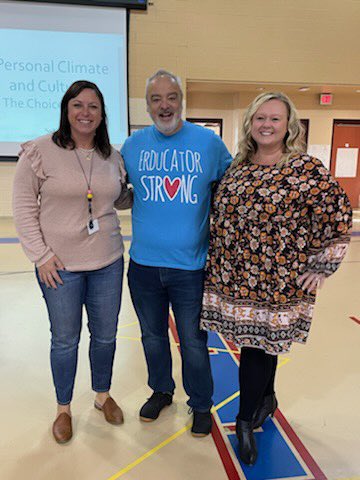 𝔼𝕣𝕚𝕔𝕒 ℝ𝕖𝕪𝕟𝕠𝕝𝕕𝕤, 𝔼𝕕.𝔻. tweet media