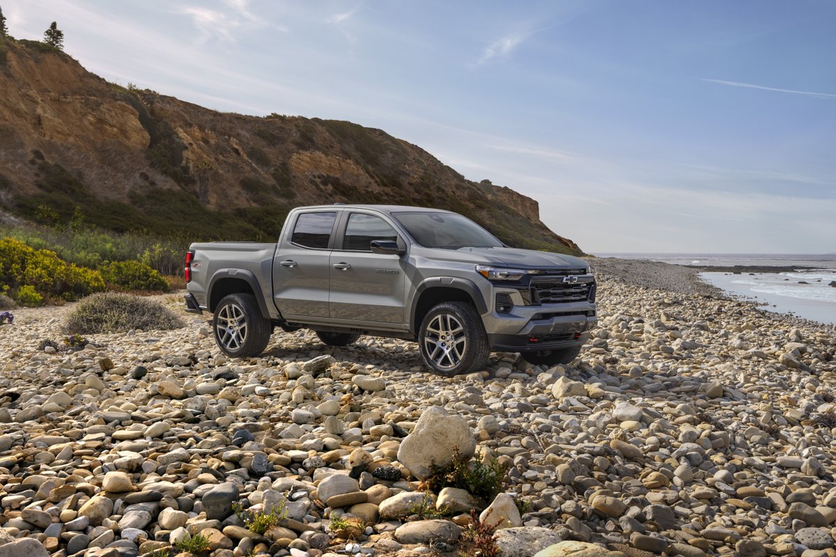 raychevrolet's tweet image. THE ALL-NEW 2023 #CHEVROLETCOLORADO TAKES MIDSIZE TRUCKS TO THE NEXT LEVEL! Check out the all new design and enhanced performance here. bit.ly/3RGfyHF #ChevyTruck #Chevy2023