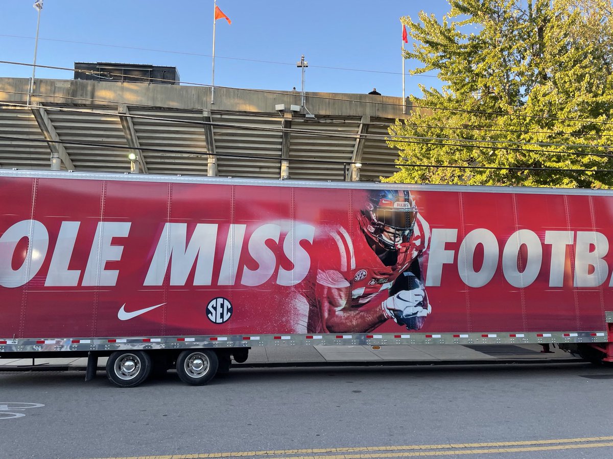 thereekprogram's tweet image. ⁦⁦@HottyToddyNews⁩ ⁦@jmrichey81⁩ Enjoyed the game Saturday afternoon Ole Miss is legit!!! Keep working hard Lil Cuz I’m proud of you ⁦@iamtaylorgroves⁩