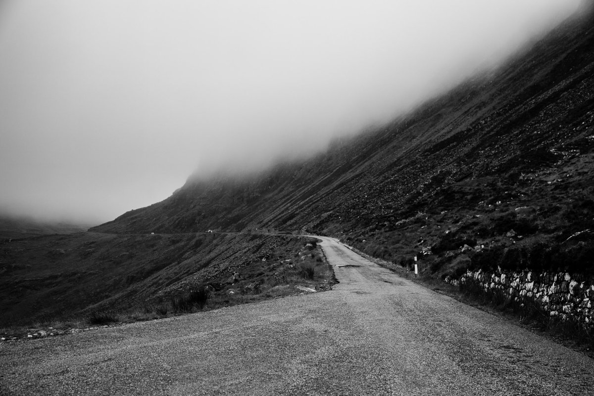mmayerf's tweet photo. GM everybody!

It’s been a few months since I’ve appeared here and a lot has happened 😅

Hope you’re all well ❤️

Here’s a foggy Scottish road too ✨ https://t.co/YJjB9fa0dB