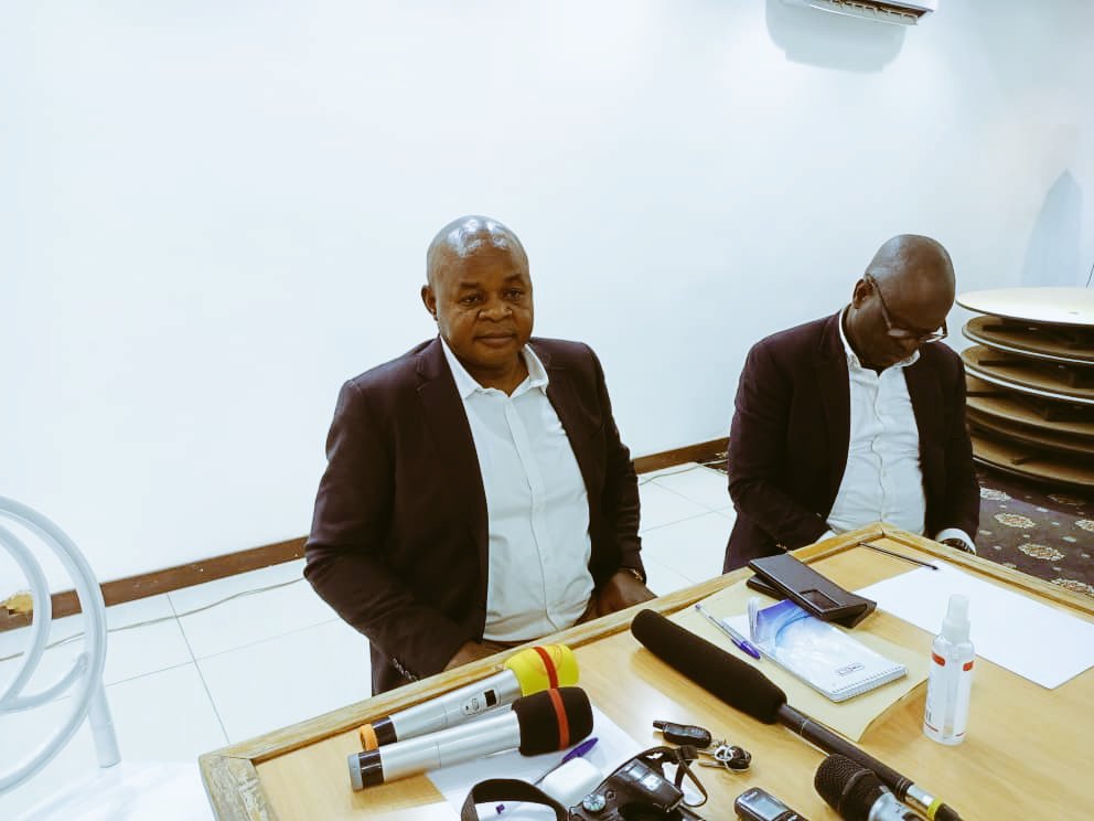 ZMediaComm's tweet photo. "En acceptant ou en faisant signer au joueur un contrat de 5 ans au joueur, @TPMazembe nous arrache le joueur de force." 

"Bazano face à Mazembe, c'est le jour et la nuit"

"J'en tenais au respect de la convention mais on fait signer au joueur à notre insu" https://t.co/6DoEU0AufT