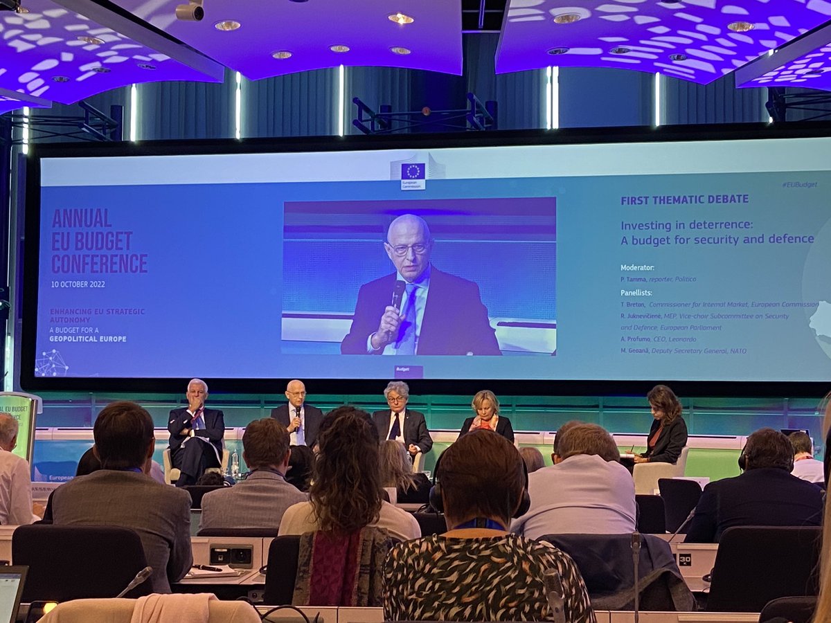 IoanaSuvy's tweet photo. 🇪🇺#EUbudget at stake! #ABCconference 
#EU and #NATO together for a safer and more secured Europe. 
@Mircea_Geoana https://t.co/OalabIbNx1