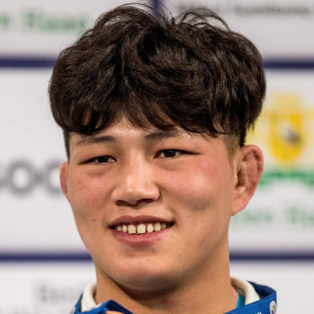 Ц.Цогтбаатар алтан медаль авлаа. Баярлалаа, ДЭЛХИЙН АВАРГА 
Манай либёрал хужаа нар таг шүү