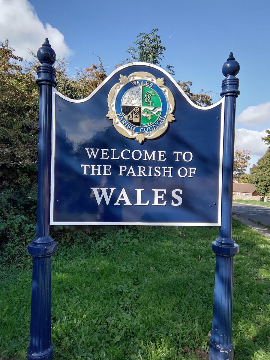 KoprowskiT's tweet photo. When you have upcoming @SQLBits conference in #Wales, but your budget is so limited... Then you take what the world can offer.
#inWales #walking #WalkingAround #MindYourMind https://t.co/sbwod3XGsD