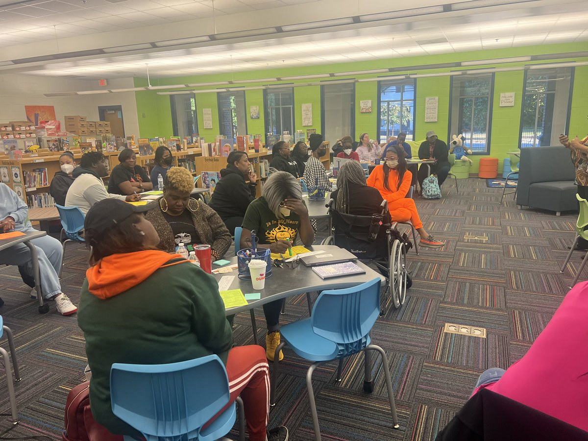 DrTSpencer's tweet photo. Maximizing Engagement with Ms. Bernadette Lambert!!! #FinchIsCommittedToLearning #ItsGameTime #TogetherWeWill #IntentionalPD #GettingBetterFaster @TommyUsherAPS @DrIsisM @apsupdate @_craigasimmons https://t.co/iTO2riDFD1