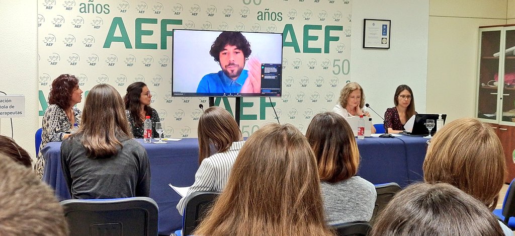 AEFSM_info's tweet photo. En el #DíaMundialDeLaSaludMental felicitamos a todos los fisioterapeutas 👏👏👏, especialmente por su buen trabajo para mejorar la salud mental de la población 🥳🥳 https://t.co/HlYaCWsf84