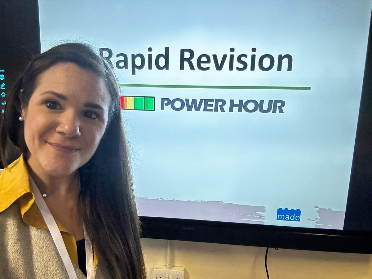 MADETraining's tweet photo. Some of the MADE Team showing their support for #WorldMentalHealthDay and #HelloYellow. Smile at someone today, you never know how much that can help :) https://t.co/yNpT23ZKeI