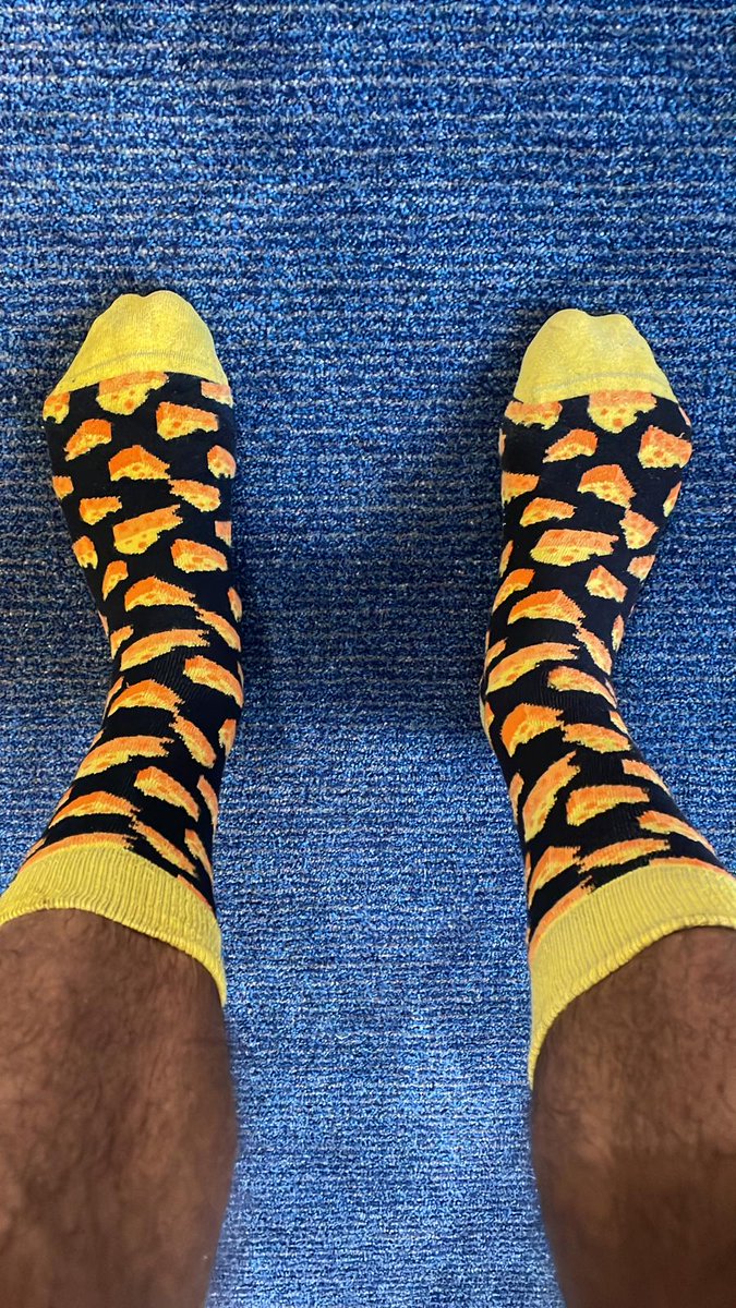 MADETraining's tweet photo. Some of the MADE Team showing their support for #WorldMentalHealthDay and #HelloYellow. Smile at someone today, you never know how much that can help :) https://t.co/yNpT23ZKeI