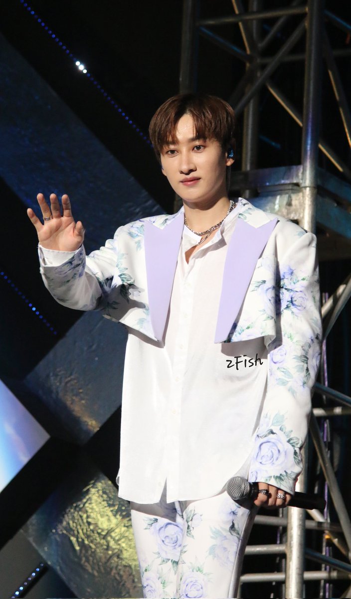 2FISH_'s tweet photo. 221010 #Eunhyuk #SS9inKL #Hello @AllRiseSilver https://t.co/t5xdi8Z3Ud