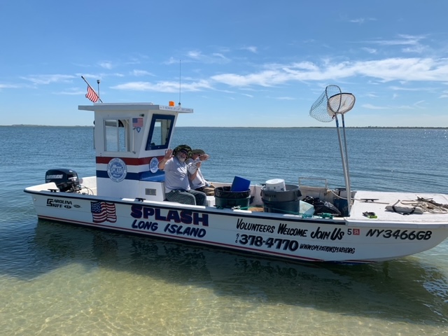 OperationSPLASH's tweet image. Captain Neal certainly looks happy with his crew's work - which is always top-notch! 

🛥️: Captain Neal's Massapequa Wednesday Crew