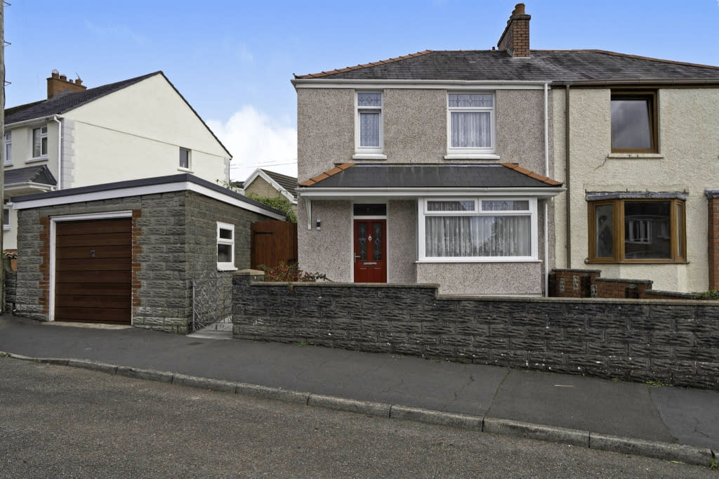 Peter Alan on Twitter "Available for sale is this three bedroom, semi