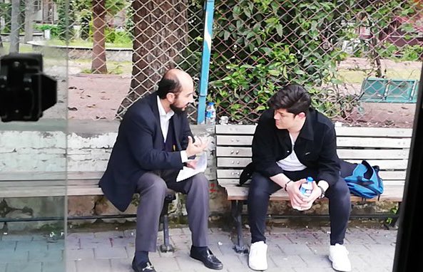 tahademir01's tweet photo. 1) Tevhid akidesi inanç/hayat perspektifinde Allah'tan insanlığa bir davettir. Bu davete uyanların, beşeriyeti Allah'ın tek ilah ve rab oluşuna davet etmek en büyük vazifesidir.

Peygamberimiz çadırlara girdi, ashabı diyar diyar gezdi, alimler de evlerde, kıraathanelerde anlattı. https://t.co/qAIdPBiV2N