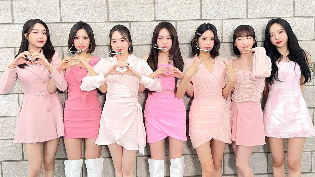 KpopIndiana's tweet photo. Changing group names is rare but happens! Here are four groups that have switched it up since debut:

MINX ➡️ DREAMCATCHER
BEAST ➡️ HIGHLIGHT
ELRIS ➡️ ALICE
MAS 0094 ➡️ ONEWE

Do you know of any others?!

#boyband #boygroup #girlgroup
#korean #music #names https://t.co/aQhurhIqxX