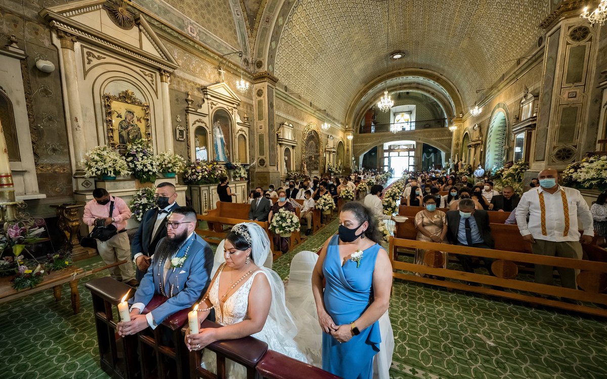 enigmatino's tweet photo. El amor no tiene un idioma.
▪
📷 @enigmatino.fotografia
📋 @keys_planner
▪
▪
👰🏽🤵🏽  #novias2022  #novios #oaxaca #oaxacadestinationwedding
#oaxacawedding #wedding #weddingcalenda #weddingday 
#bestweddings #boda #bodas #bodas2022 #bodasmexicanas #bodasmexico #bodasoaxaca https://t.co/Fx1iCkjexQ
