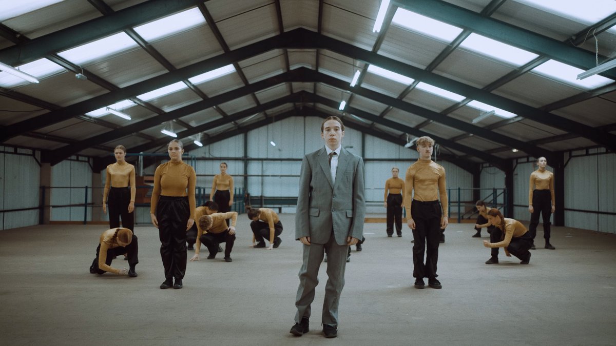 Online premiere Fri 14 Oct @ 7pm!

In the age where absurd, significant &amp; terrifying events become background noise to our subconscious <a href="/HYDCdance/">HampshireYouthDance</a> &amp; <a href="/JamesCousinsCo/">JAMES COUSINS CO.</a> present The Cabaret, a powerful film questioning our responsibility to come together for change. 

📷 <a href="/CamGreenwell/">Camilla Greenwell</a>