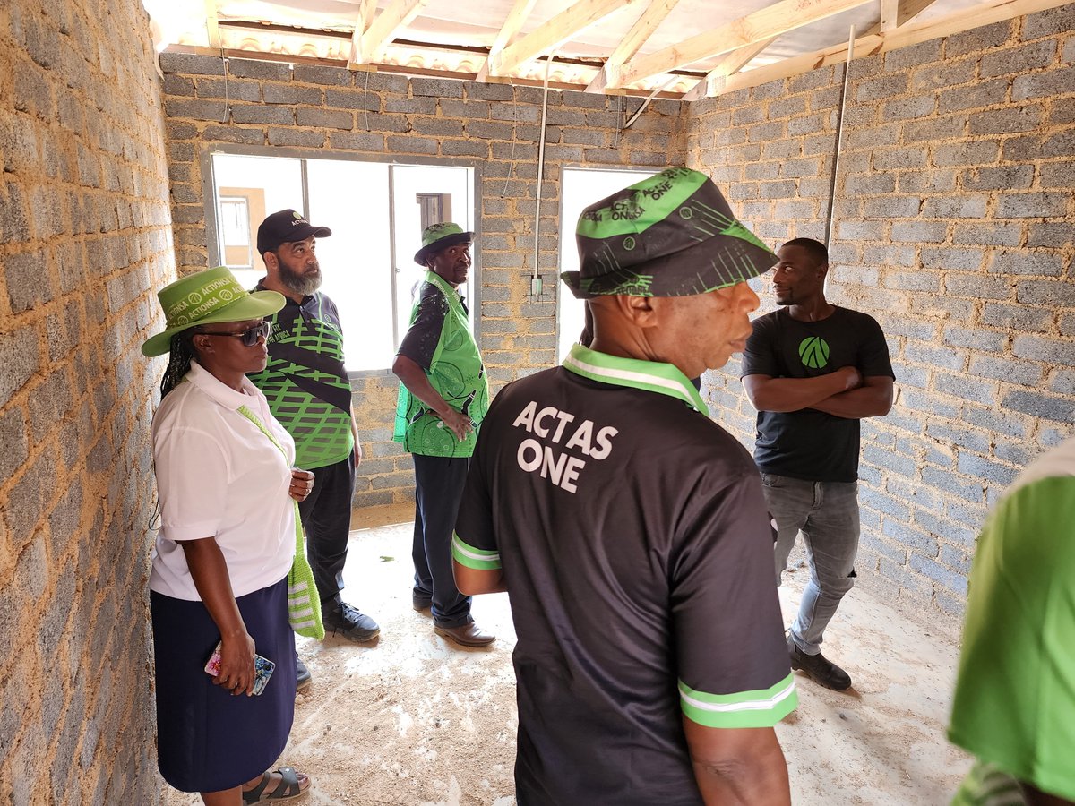 MathibaneTebogo's tweet photo. "Caucus to the People" by the Ekurhuleni Caucus, and activists. We take time to go and verify if projects are as reported on paper. Ours is a mission to ensure services are rendered to communities around Ekurhuleni. 
#One_Ward_At_A_Time👌💚
_________________ https://t.co/XEJefeZ3U2