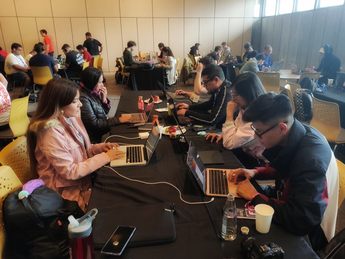 holaNFT's tweet image. DREAM TEAM en #ETHBogota🇨🇴
Ganamos 3 premios 🏆
#ChainSafe 
@0xPolygon
@Superfluid_HQ

Lo hicimos chicos!! Qué felicidad!! @ChioAA3
@CelicTorresz @michsoftster @AleRaMo8 

@ETHGlobal @herdaolatam