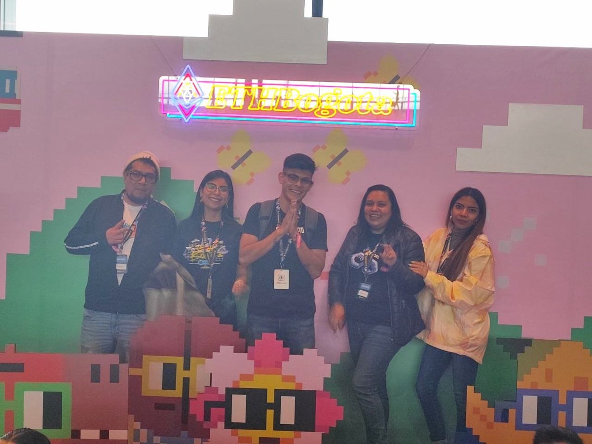 holaNFT's tweet image. DREAM TEAM en #ETHBogota🇨🇴
Ganamos 3 premios 🏆
#ChainSafe 
@0xPolygon
@Superfluid_HQ

Lo hicimos chicos!! Qué felicidad!! @ChioAA3
@CelicTorresz @michsoftster @AleRaMo8 

@ETHGlobal @herdaolatam