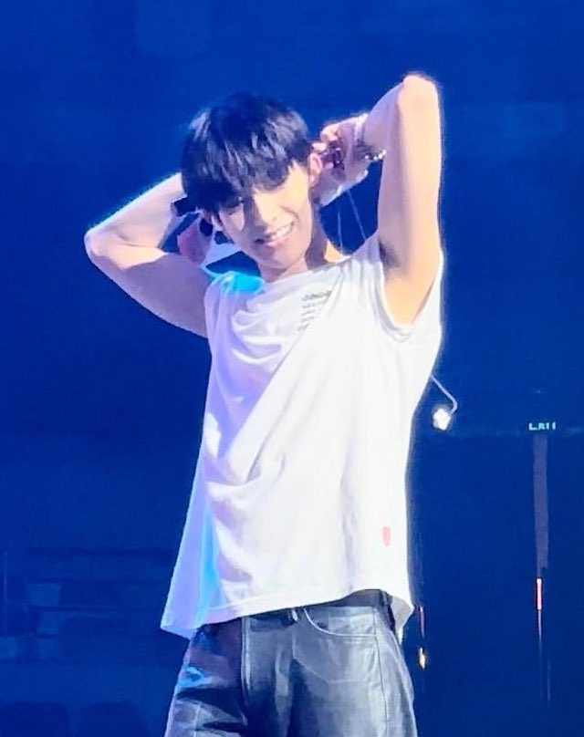 archiveoflhs's tweet photo. SIR?  #enhypen_heeseung https://t.co/KuDtxD71RA