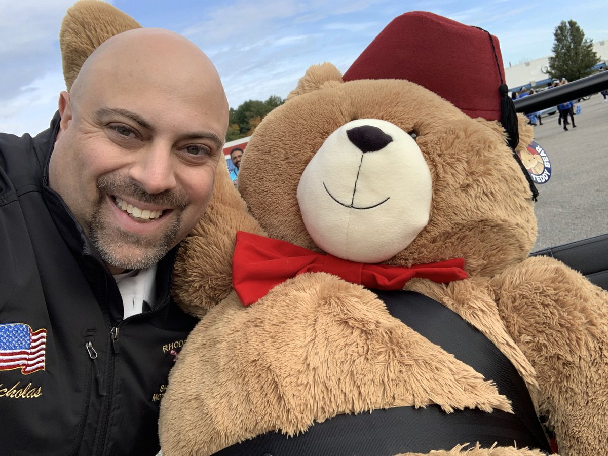 FezzysRIde's tweet photo. Fezzy is back for another parade. After a cracked frame repair following the East Providence Touch-a-Truck, we are in Woonsocket for Autumnfest! Come by and say hi. Help Fezzy's RIde keep rolling in support of @ShrinersNewEng: https://t.co/WFX5X397xk https://t.co/hfgi9ZZHvv