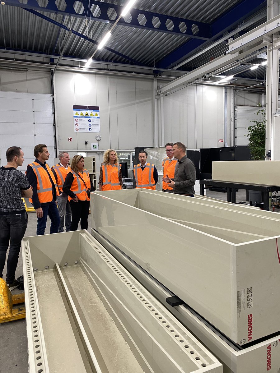 Vanmorgen begon de jury van de MKB Westport Notarissen Ondernemersprijs bij familiebedrijf <a href="/KemelingK/">KemelingKunststoffen</a>. Van tanks voor brandweerwagens tot strandhuisje, alles is mogelijk! Benieuwd naar alle duurzame oplossingen? Kijk vanaf 1 november naar <a href="/wosmedia/">WOS</a>. 1/3