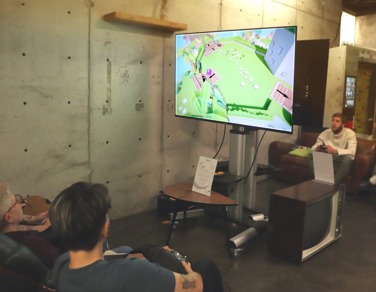 random_bazar's tweet photo. Le 5 octobre, nous vous avons accueillis au @Shadok_eu pour l'#AfterGames, l'évènement qui met le jeu vidéo indépendant à l'honneur.🎮
Merci d'être venu·e·s aussi nombreux·euses, dans une ambiance conviviale comme on aime !
On se revoit en décembre pour une nouvelle édition!⚡ https://t.co/HuKXbb2740