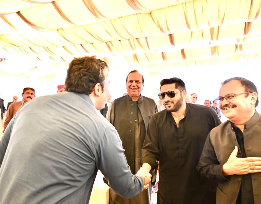 arbab_amanullah's tweet photo. With our Chairman Energrtic and Hardworking youngest Foreign minister of Pakistan ❤️⁦@BBhuttoZardari⁩ https://t.co/sJ1mt9vXgr