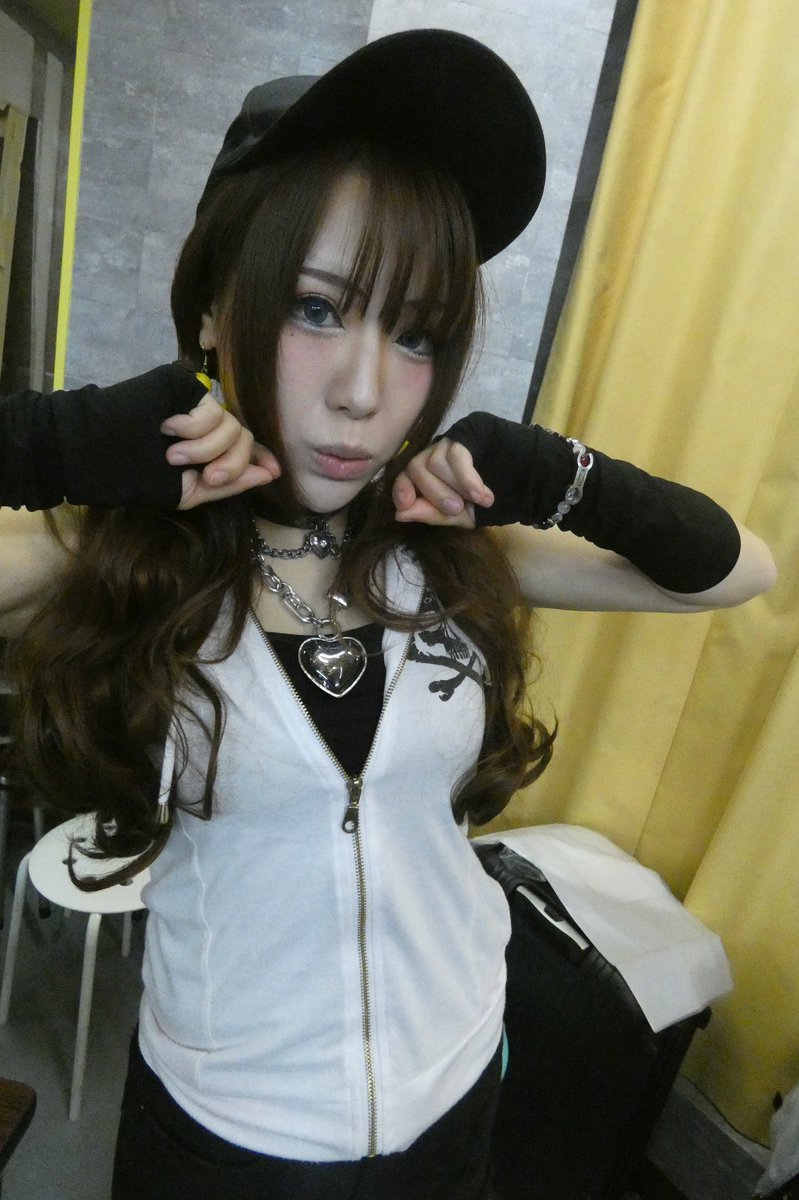 tomo_gucci's tweet photo. 今日のれいにゃん
2022.10.10(月)
今日はここ!
#SOUNDNOTEOOSAKA
#HAPPYPLUS
#早乙女麗那(@Sakicherun )
#鳥取の歌姫
#レーシングアイドル
#れいにゃん
#レースクイーン
#TONEモタスポサポートギャルズ
#サンスポレースクイーンAWARD2022審査員特別賞受賞 https://t.co/jaG07uQdvz
