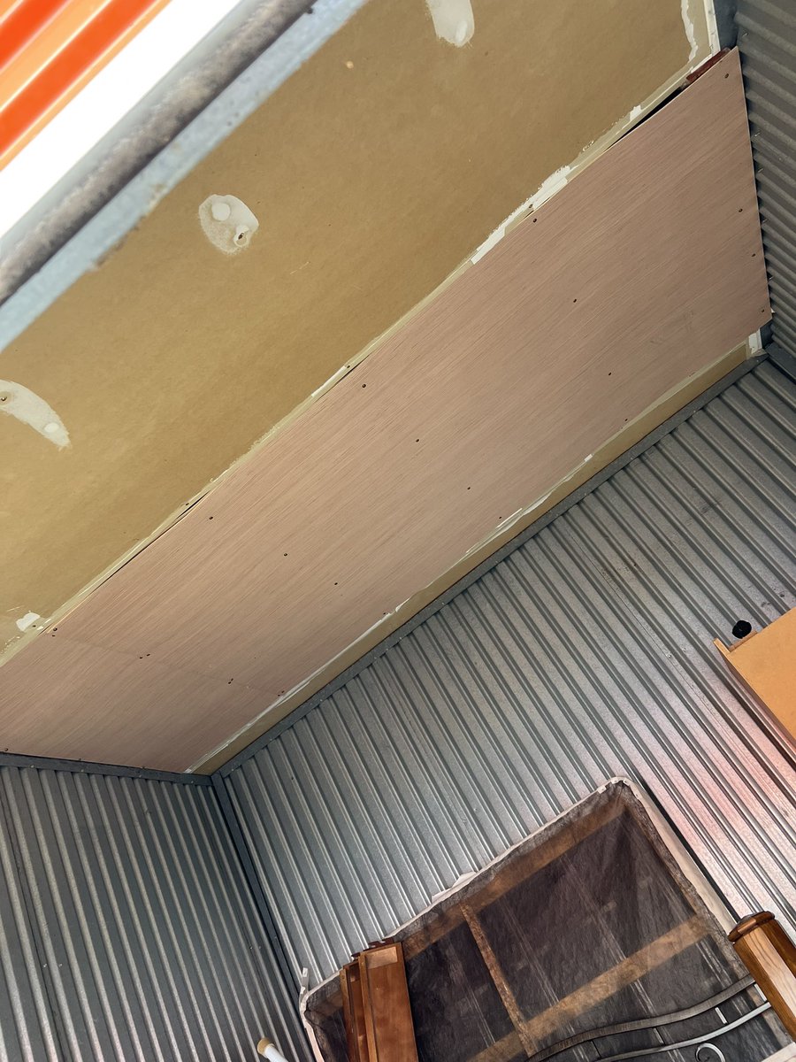 BellaBluDetroit's tweet photo. @PublicStorage everyone's got roof issues! Unreal. The people there never help. I'm paying g for my things to get ruined and they keep upping rent. #rudestaff #noservice #publicstorage #walledlake https://t.co/IUXrWV62MS