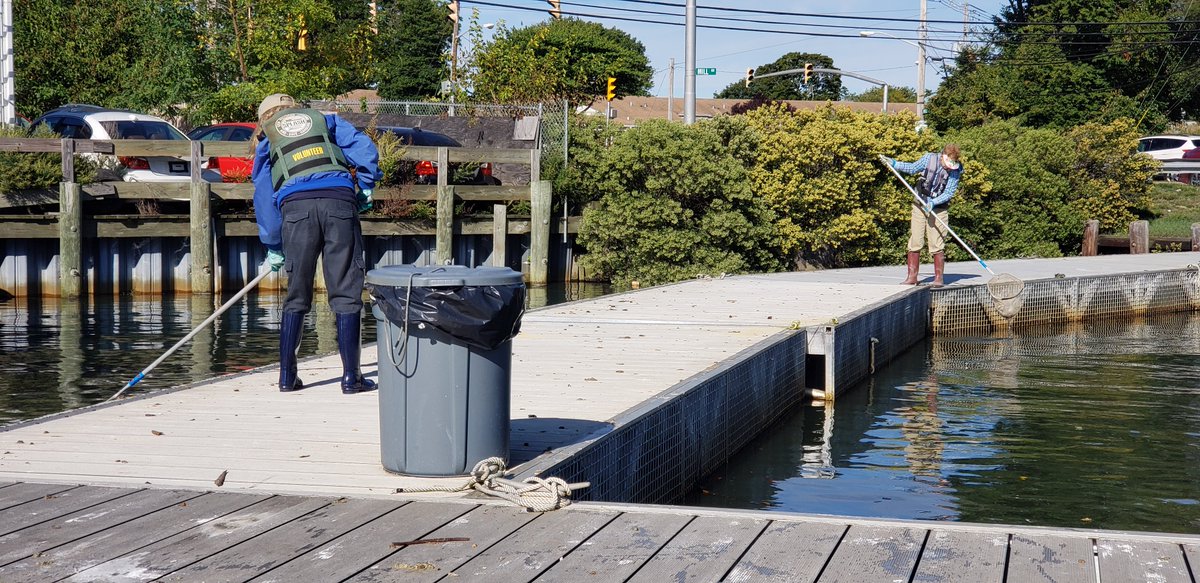 OperationSPLASH's tweet image. Docks, shores, marshes...wherever there's trash, our volunteers are on the job! 

🛥️ : Captain Joe's Freeport Tuesday Crew