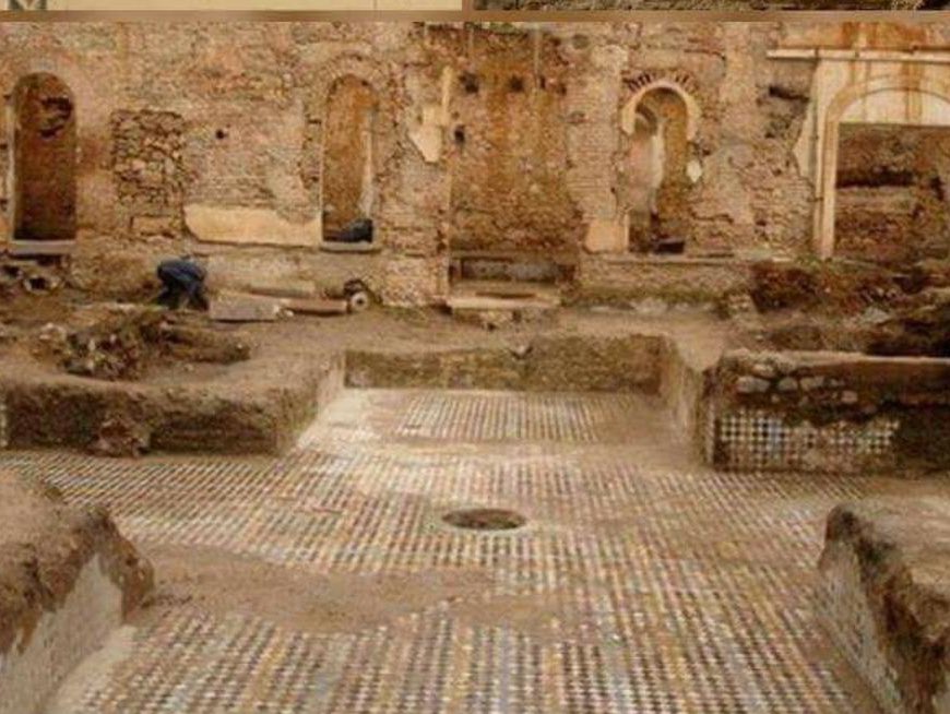MoorishMovement's tweet photo. Le Palais du Mechouar à Tlemcen en Algérie. 

Avant/Après sa rénovation en 2010 par des artisans marocains. 🇲🇦 https://t.co/qx8OHFsDRR