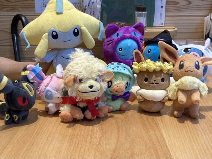 初めての名古屋オフめちゃくちゃ楽しかった～～～!🙌
全員初対面だったけど、いつものスペースのノリでワイワイゲラゲラ笑った🤣✨
お土産もたくさん頂けてホクホクでござった☺️💓
みんなに描いた色紙も載せちゃう! 