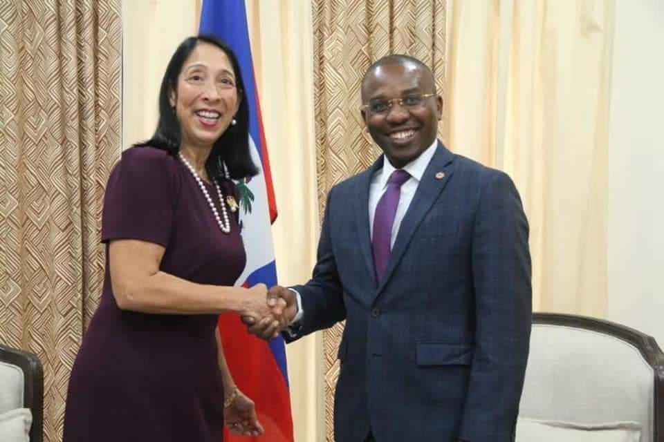Maney65600517's tweet photo. Gen yon nasyonalis ki disparèt se sou st domeng li te gen fòs 😂😂😂

Nou pran nan nasyonalis bò katedral 😂😂😂😂😂😂 https://t.co/iDQ9KKuTpL