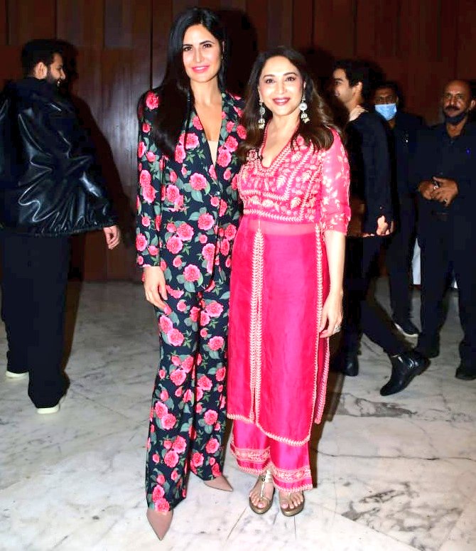 IN PICS | Spotted 📸: #KatrinaKaif was snapped with veteran beauty #MadhuriDixit during '#PhoneBhoot' promotions in Mumbai this evening
.
.
#MadhuriDixitNene | #PhoneBhootTrailer