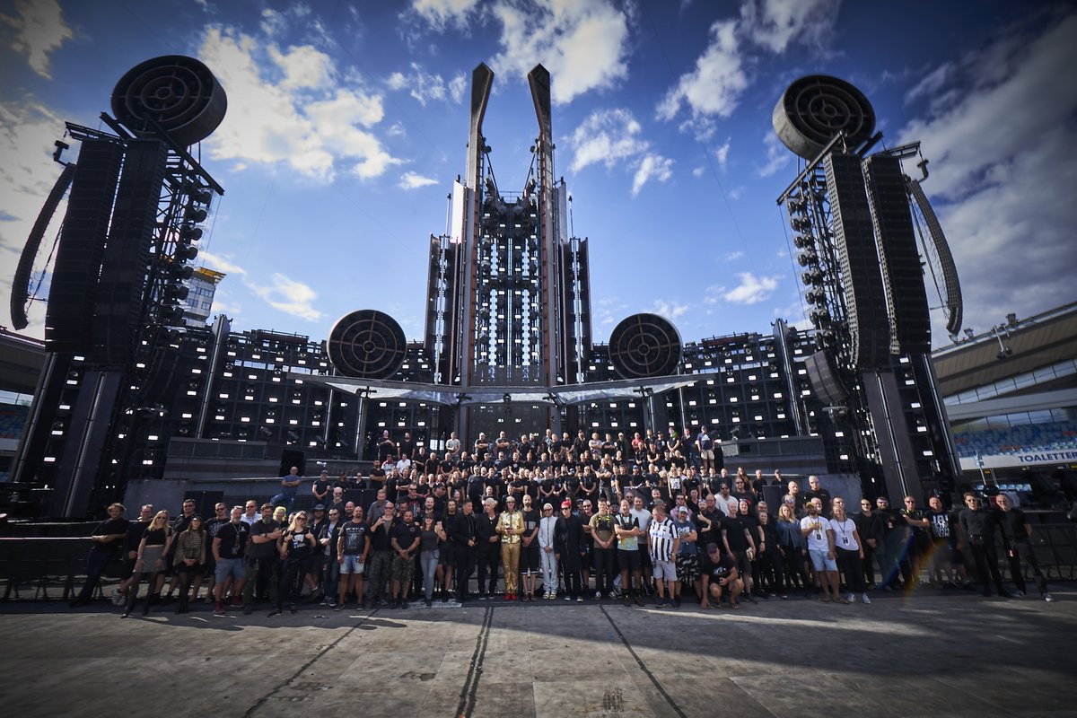 RSprachrohr's tweet photo. Aus! After 44 shows in 17 countries, Rammstein's journey through Europe and the Americas has come to an end for 2022. Thank you for believing in us and the crew through all the postponements. See you in 2023!

© @jenskochphoto, Frédéric Batier, Michael Agel &amp; Paul Harries https://t.co/9hJZ1zfnrc