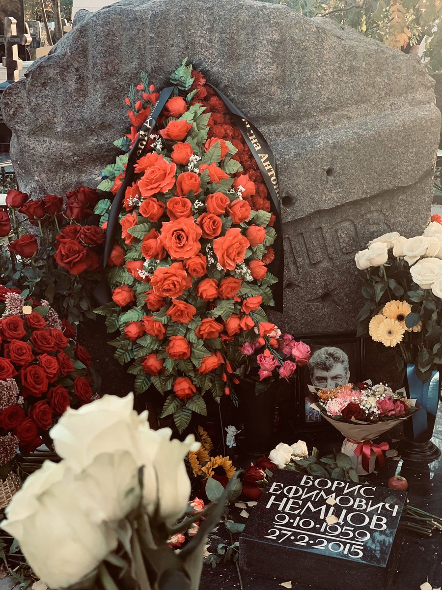 Могла бы быть другая страна, 
могло бы исполниться 63...

Продолжаю надеяться, что наступит то время, когда убийцы и фашисты окажутся на скамье подсудимых, а Россия будет свободной, как того и хотел Борис Немцов...
Вчера быть не получилось :(