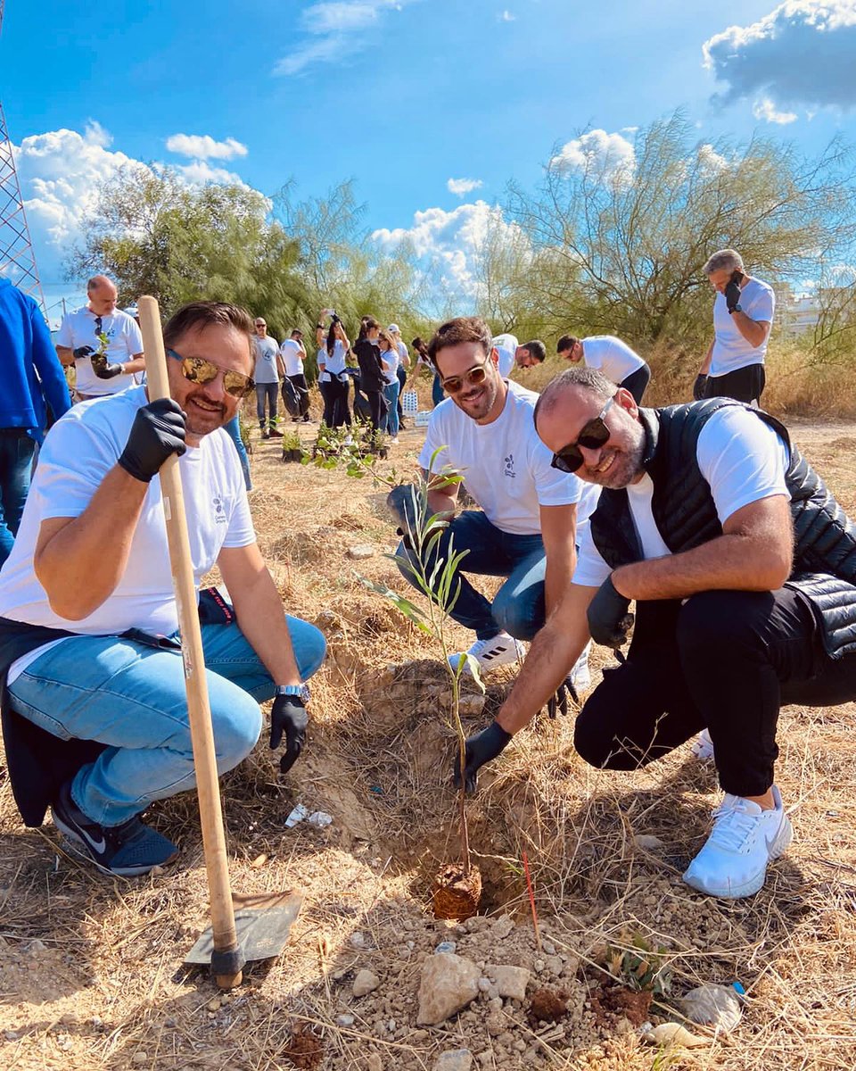 Tree-plantings officially started in Greece for this new season🌳💦
Time is ticking and the goal is 1.000.000 trees by end of this season. It’s a tough one, but with all of us working together, we can get it done!
Big thanks to JDE Greece. 🫶🏻🌏
 #we4all #treeplanting #jde #winner