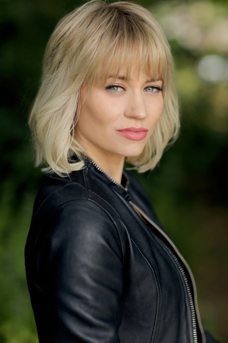 TheatreRBath's tweet image. 🦞 Ex-Pussycat Doll Kimberly Wyatt guest stars in FRIENDSICAL this week!... Could we BE any more excited?

Kimberly chats to @bbcsomerset’s @AndyBennett01 about her role in @FriendsicalLive on Tues, Wed &amp;amp; Thurs.

📻 Listen here:  bbc.co.uk/sounds/play/p0… (starts at 2:27:19)