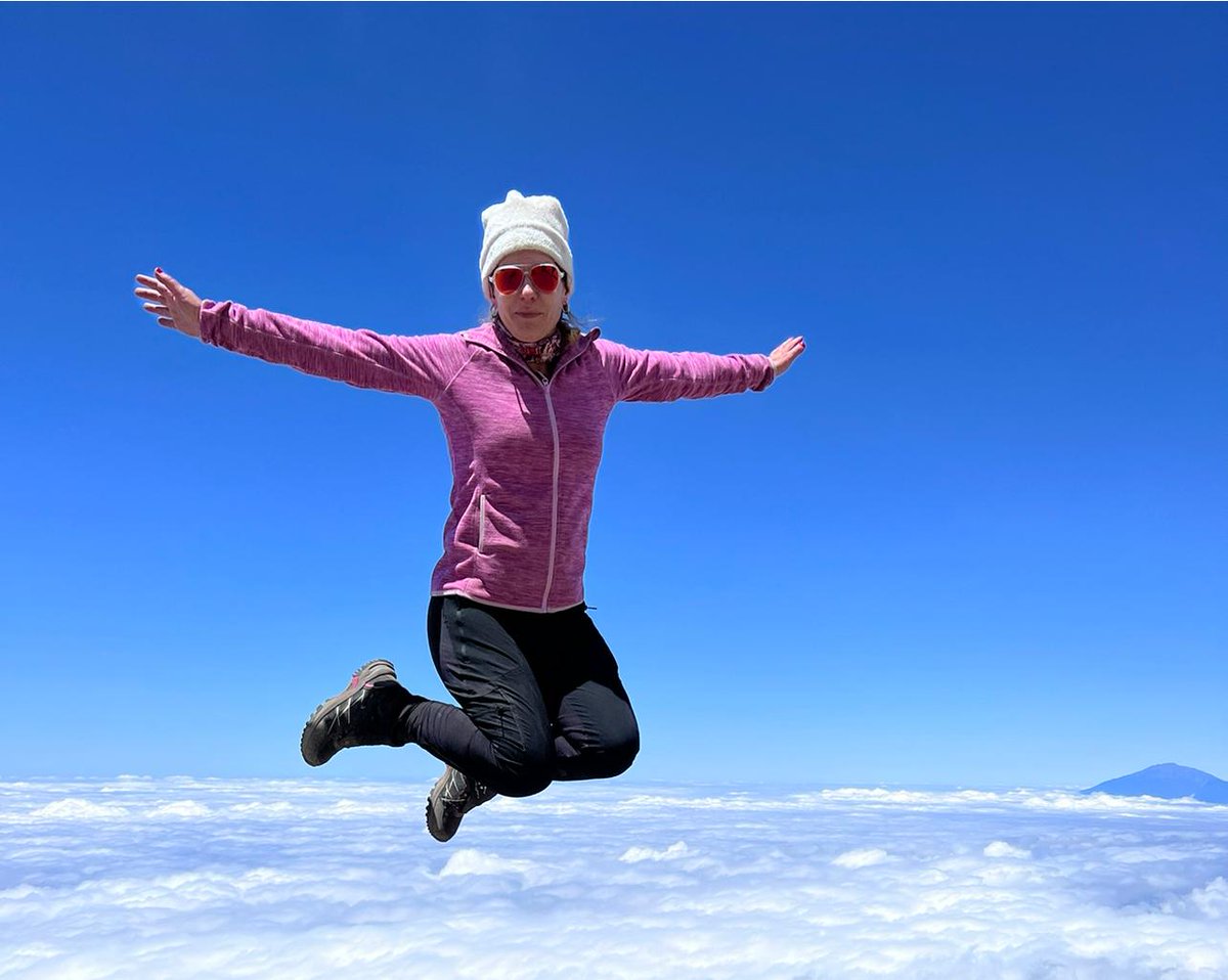 Our Jo Hunter has only gone and summitted the highest free standing mountain in the world! We are all so proud of you @hellojohunter🌟 Its not too late to sponsor Jo for her Kilimanjaro climb by following the link below: justgiving.com/fundraising/jo…