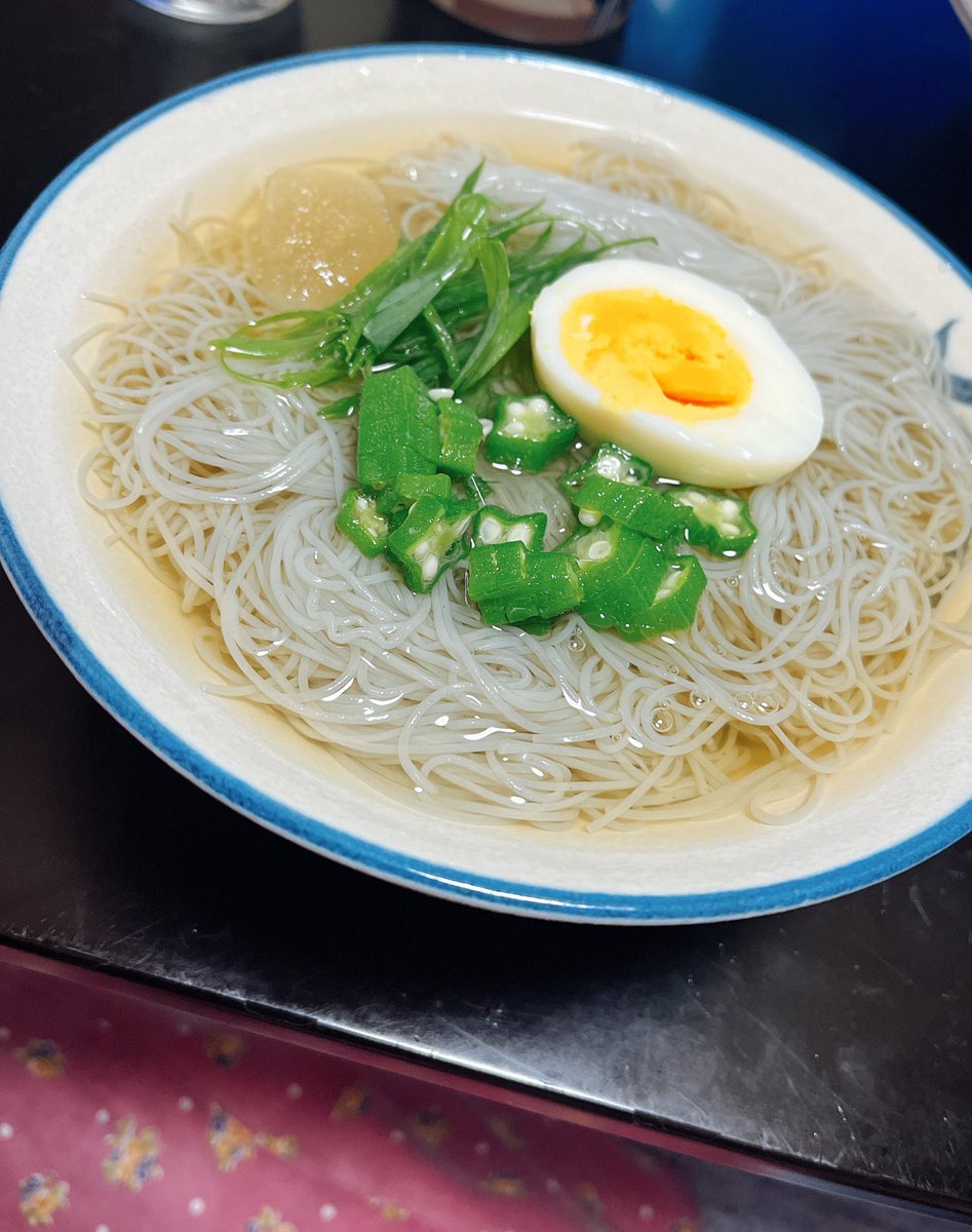 disneydisney223's tweet photo. #ピッポン
で買った冷麺を食べましたっ!!!
めちゃボリューミーで美味しかった♡
また行きたいな✨
#pippon
#自動販売機のセレクトショップ
ピッポン楽しいから買ってみてねー https://t.co/bEvPUQUEoO