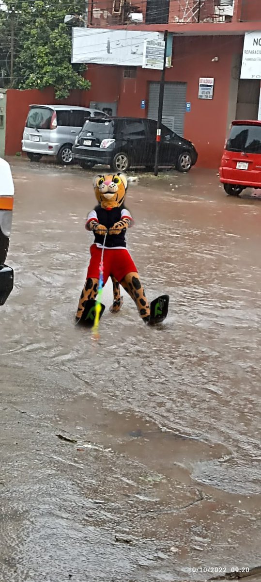 Llueve y...