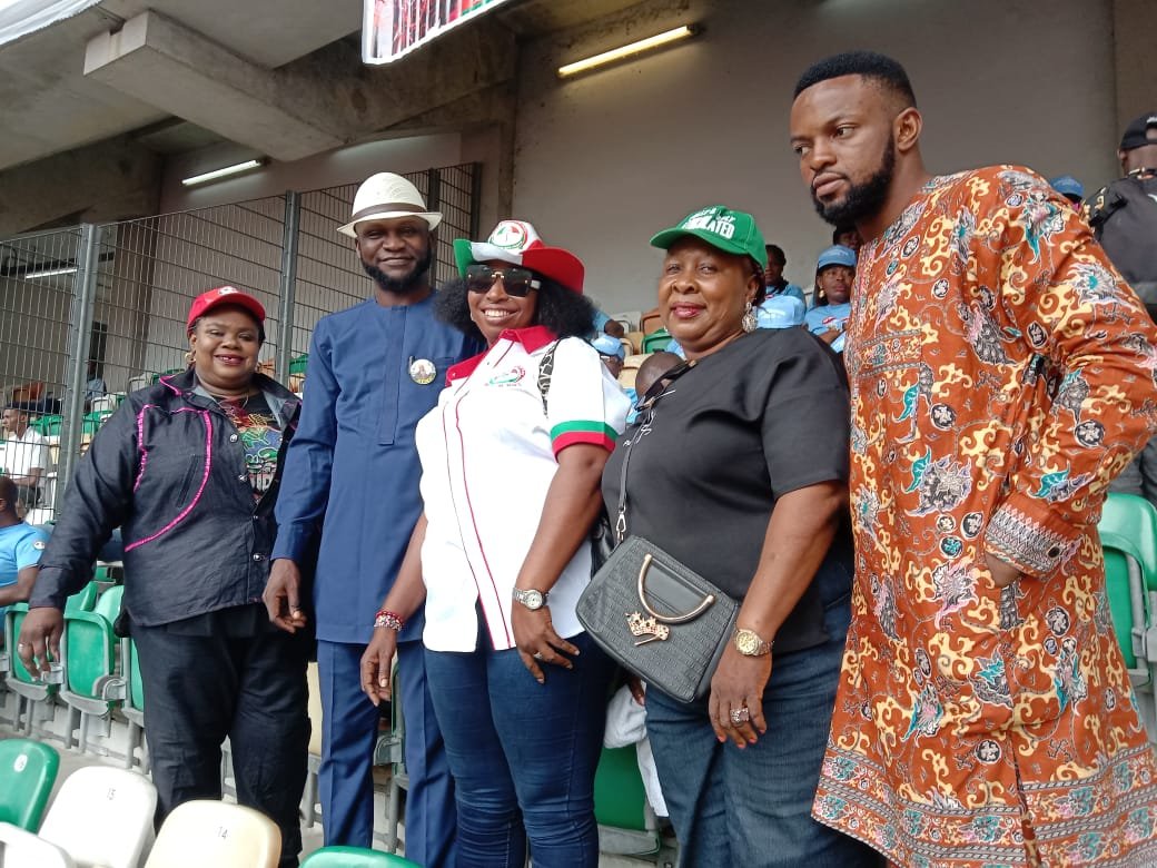 atikulatedfans's tweet photo. Members of the #Atikulated group at the venue of the PDP presidential campaign flag-off in Uyo, Akwa-Ibom State. 

#AtikuOkowa2023 https://t.co/by30pKvTPJ