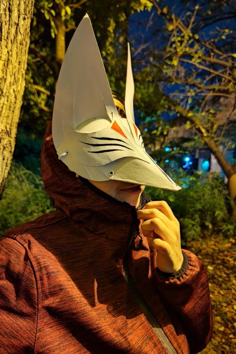 suiden13's tweet photo. 「普段着しか持ってないから無理だわ。」「メイクが出来ないから～」

大丈夫です。  #異界屋粋伝 は、「誰でも気軽に気楽にレッツ仮装」をモットーにしてます。まずは気楽にマスクを付けて写真を撮ってみませんか！？

お出かけ先でお写真を撮るのも良いでしょう。

 #仮装  #創作  #創作コスプレ https://t.co/Lu6rRBpZG0