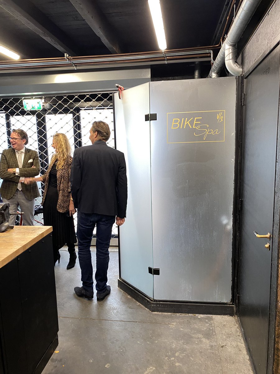 Tot slot op bezoek bij <a href="/vanscheijndel/">VS Cycling</a>. Van jongensdroom uitgegroeid tot wielerwinkel met bekendheid tot ver buiten Westland. Niet voor niets genomineerd voor de MKB Westport Notarissen ondernemersprijs! 3/3