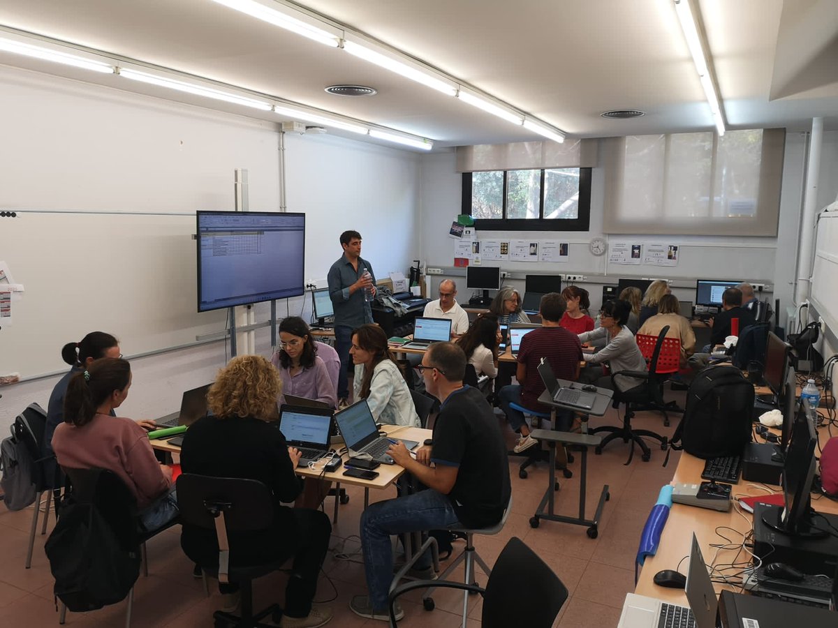 Preparats per treballar i dissenyar l'Estrategia Digital de Centre, avancem cap una societat inclusiva.