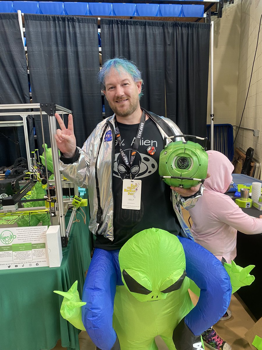 mrsg33kt3ch's tweet photo. Our amazing sponsors @alienslacker and @3DGloop for our #Games2Life/#cakeisalie collab project with @Gear3D_ thanks for the filament and gloop. Enjoy your cores! https://t.co/vbVtiYGVn0