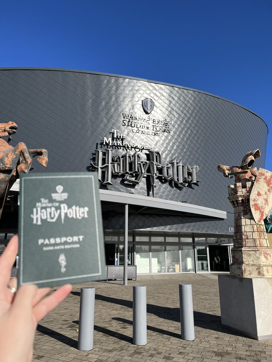 What an experience, wow! Harry Potter world, you did not fail to amaze! @ScarthoJ 🧪🧙‍♂️🪄

#PGL2022 #London #WBtourlondon
