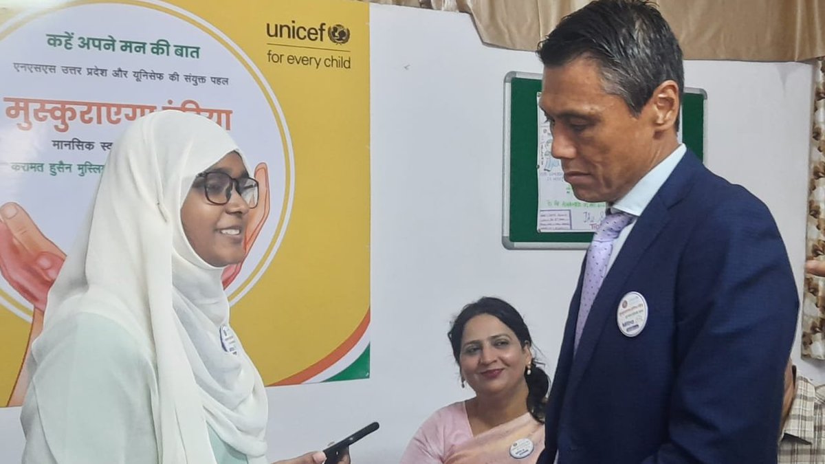 UNICEFIndia's tweet photo. Breaking stigma around mental health and spreading smiles - Muskurayega India -- a joint initiative of UNICEF and @_NSSIndia has reached out to thousands of people through Interactive Voice Response System helplines and counselling centres.

#WorldMentalHealthDay #OnMyMind https://t.co/XuoX3jGmRK
